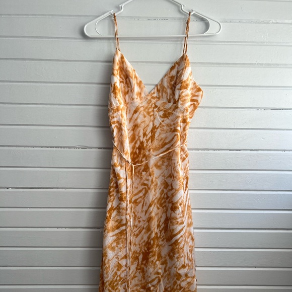 NWT Selfie Leslie Midi Dress - Picture 2 of 6